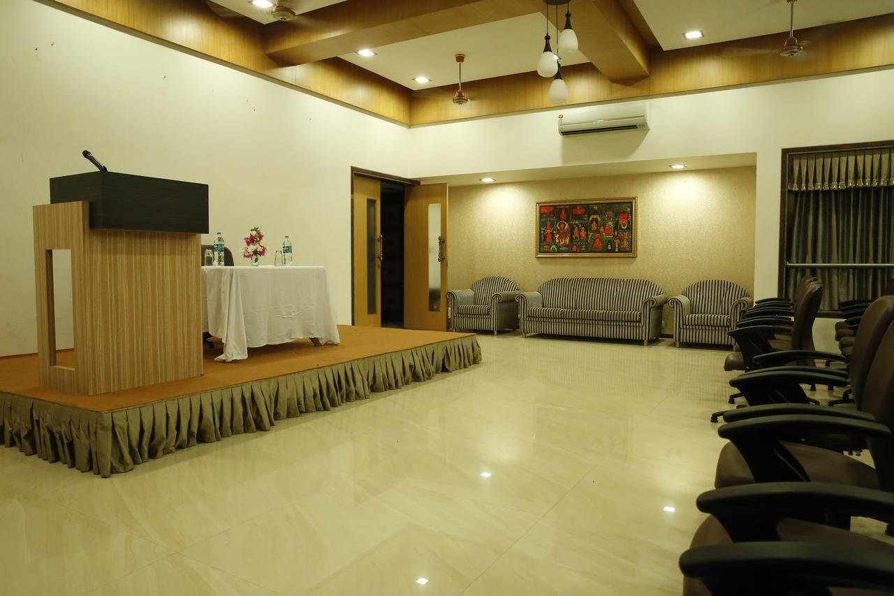 Abhishek Beach Resort And Spa Ganpatipule Exterior foto