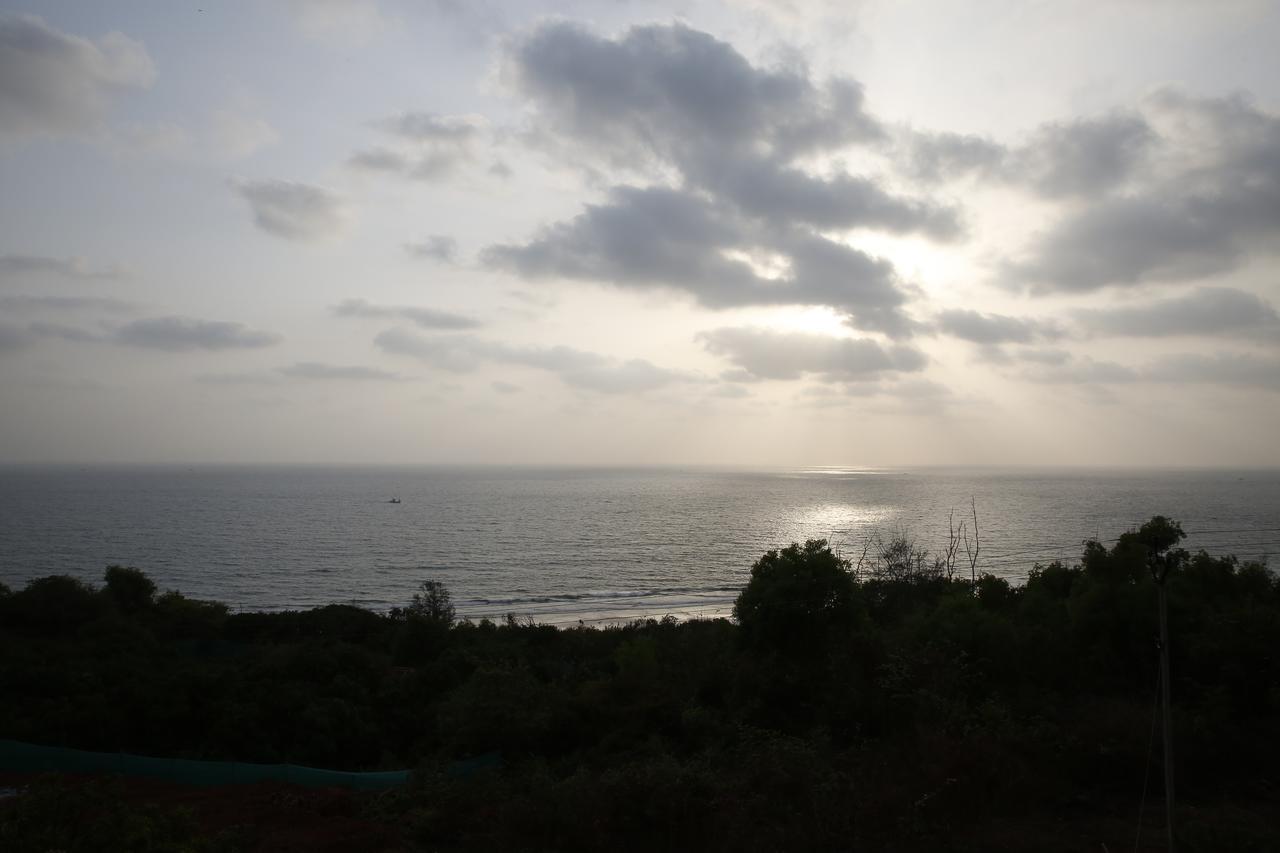 Abhishek Beach Resort And Spa Ganpatipule Exterior foto