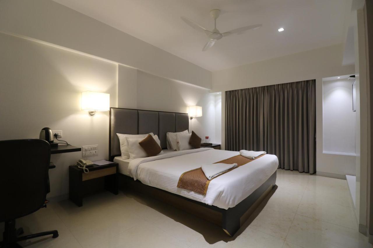 Abhishek Beach Resort And Spa Ganpatipule Exterior foto