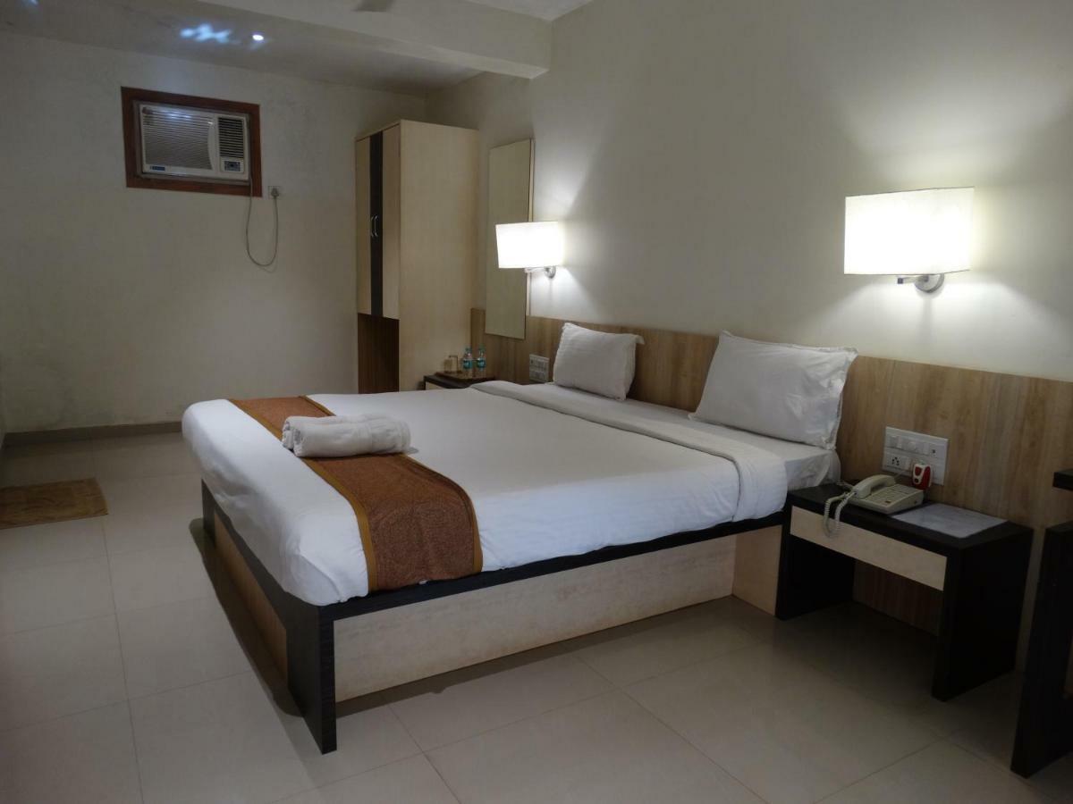 Abhishek Beach Resort And Spa Ganpatipule Exterior foto