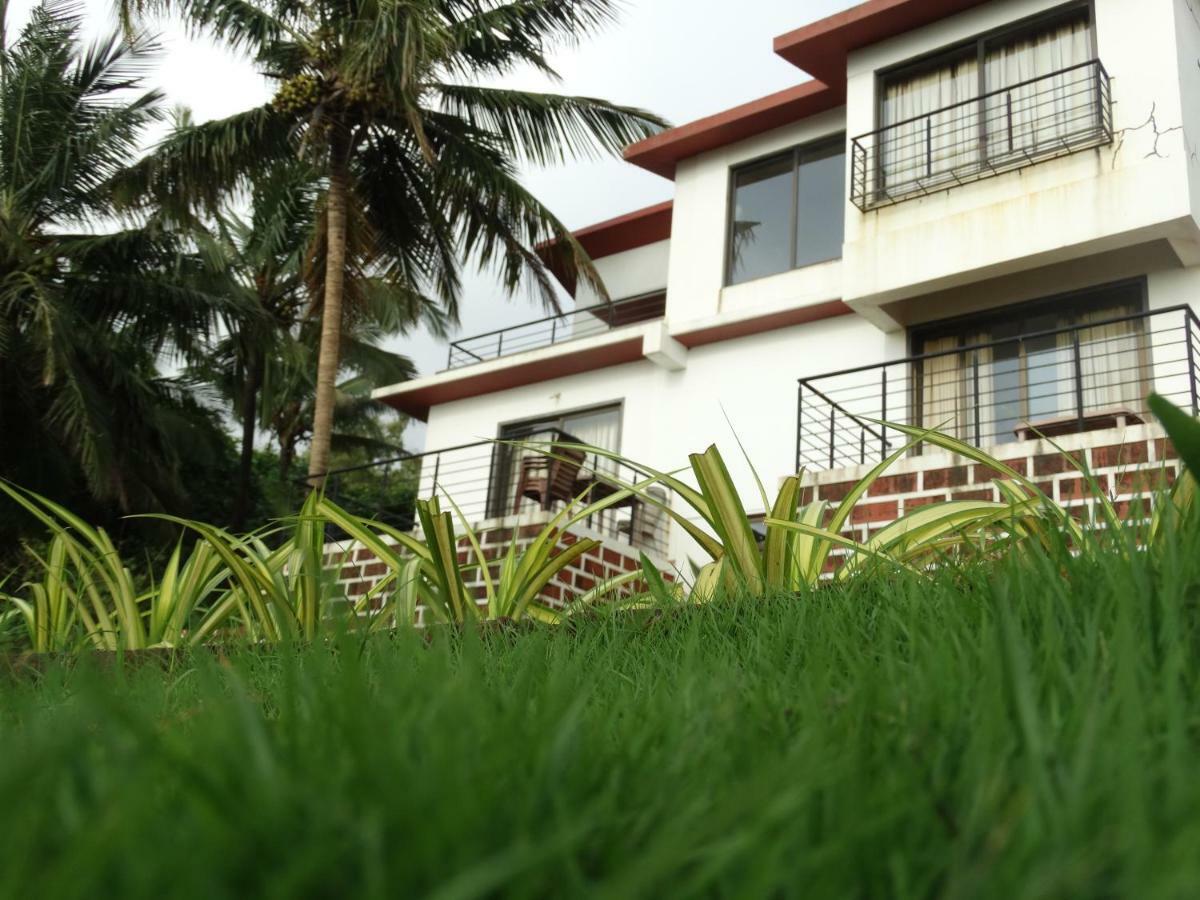 Abhishek Beach Resort And Spa Ganpatipule Exterior foto
